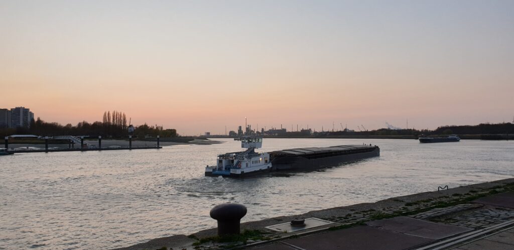 duwbak op de schelde