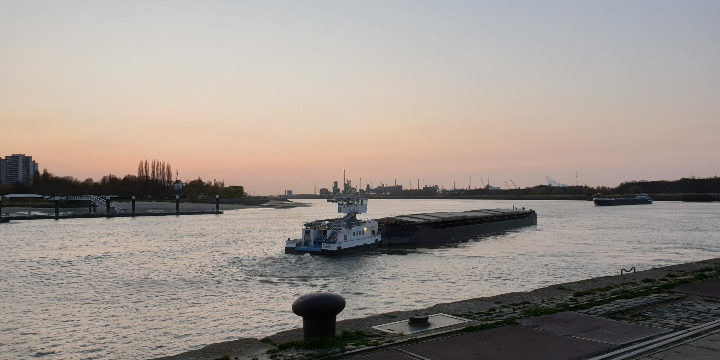 duwbak duwbak op de schelde